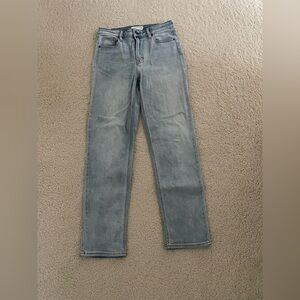 Carly Jean Los Angeles “Brooke slim straight” jeans in light wash color, size 5